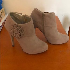 Journey collection suede high heels